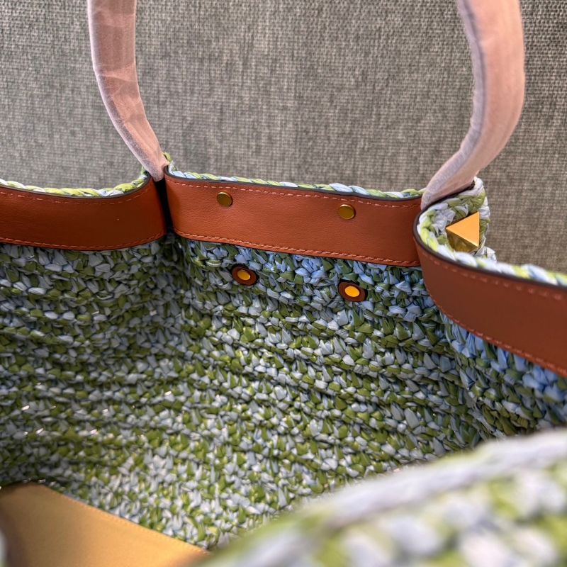 Va1e*ntin0 shopping bag